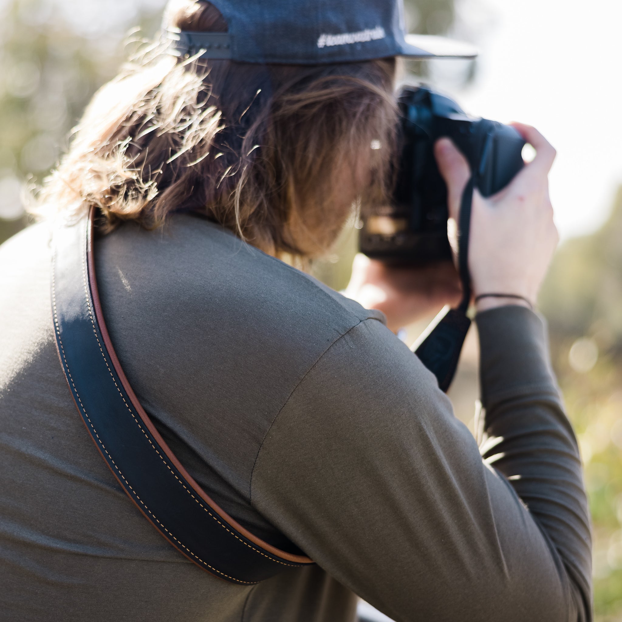 Lucky_Deluxe45_Leather_Camera_Strap_Black_Tan-2