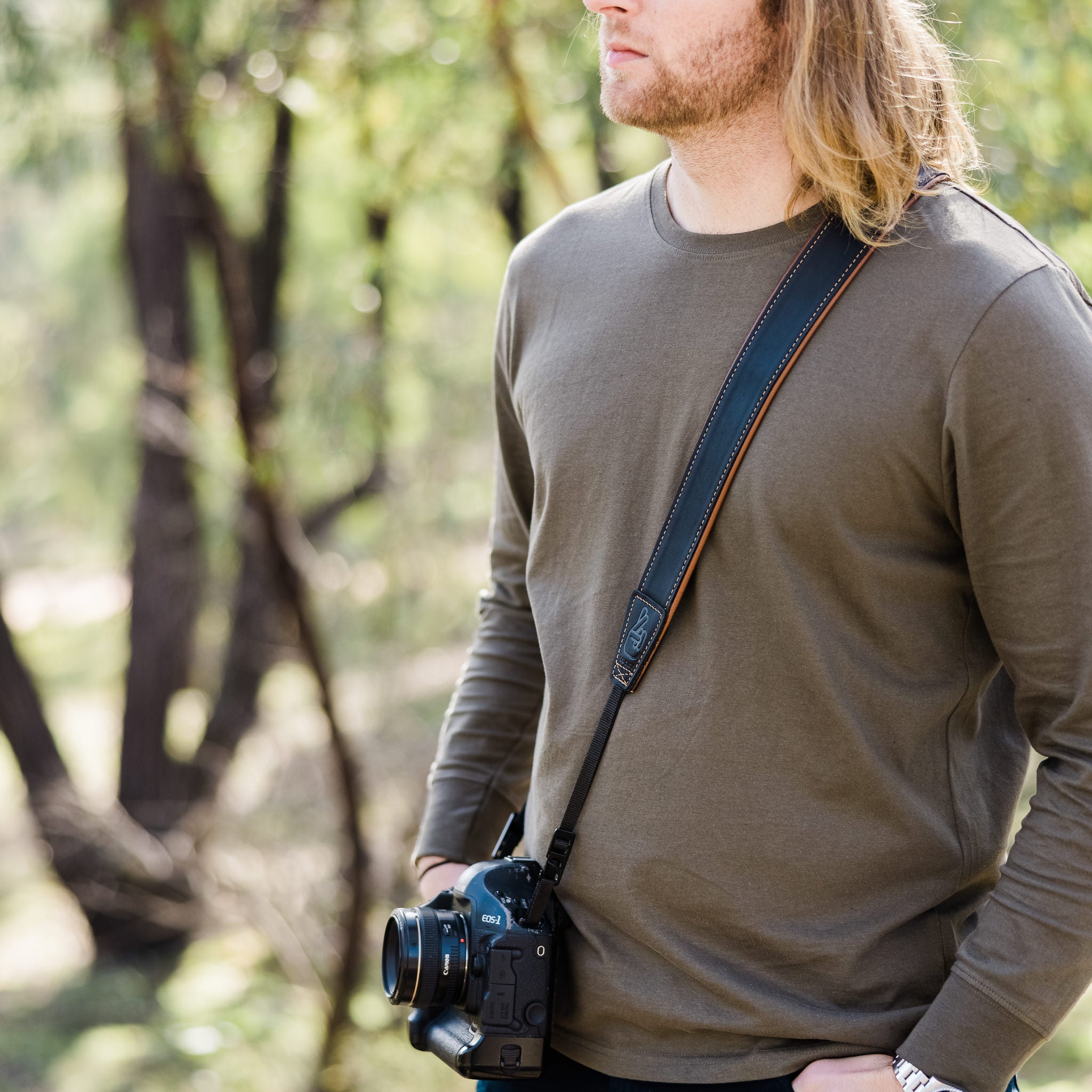 Lucky_Deluxe45_Leather_Camera_Strap_Black_Tan-3