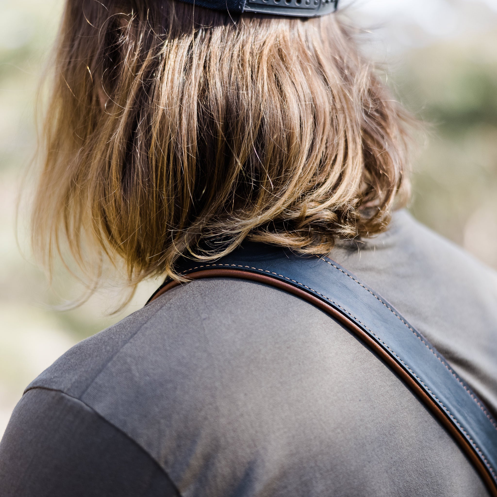 Lucky_Deluxe45_Leather_Camera_Strap_Black_Tan-5
