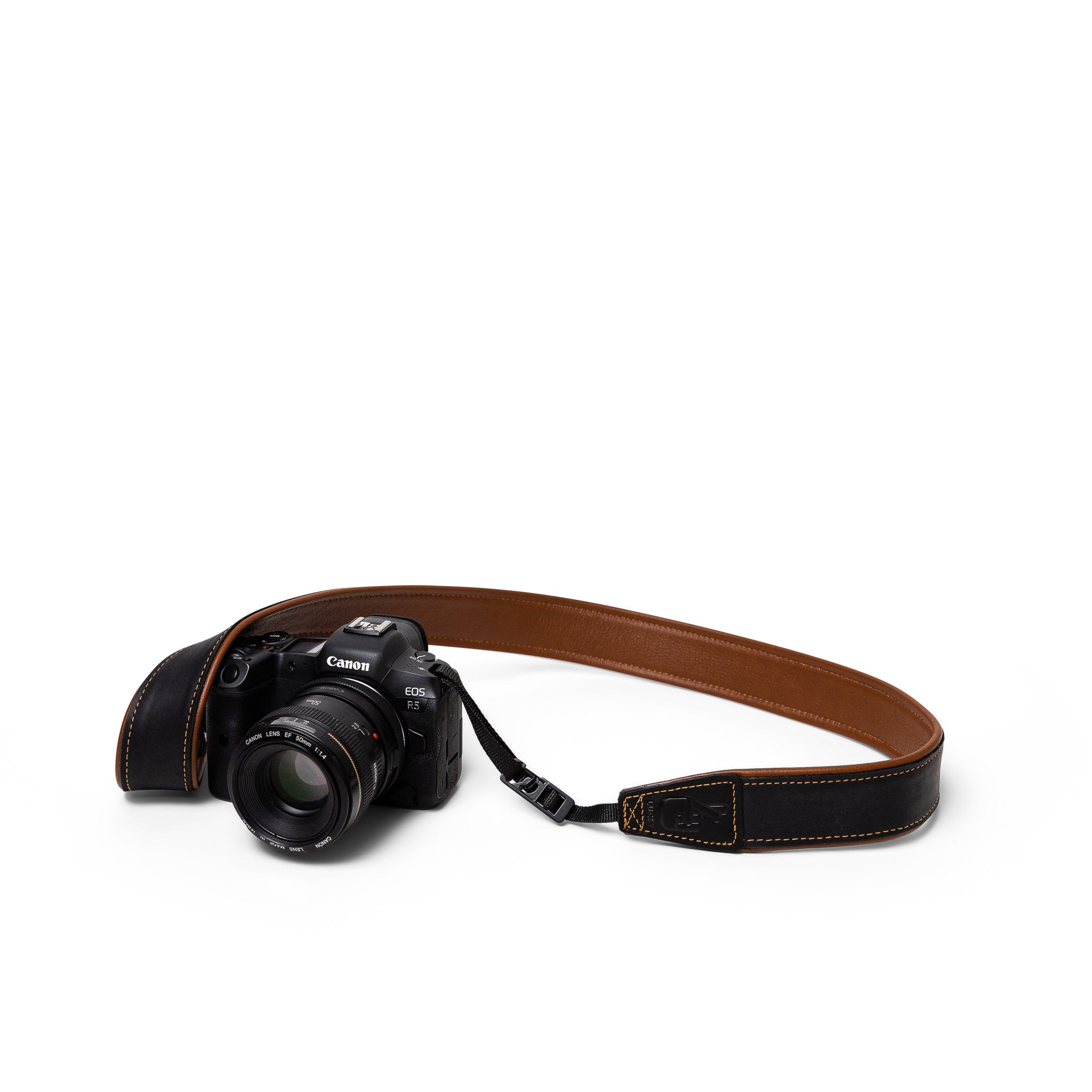 Lucky_Deluxe45_Leather_Camera_Strap_Black_Tan-5_48682f9f-7bbb-4ff7-822b-c4e5e6f125fd